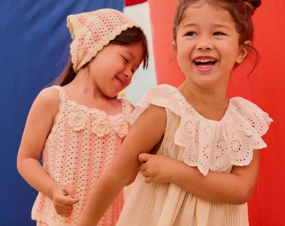 Louise Misha revient avec une collection à l’esprit bohème pour femme et enfant.&nbsp;